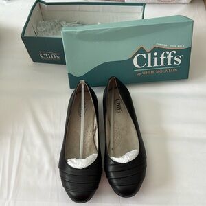 Cliffs by White Mountain black flats SZ 8.5 Wide
